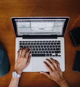 印度尼西亚、马朗、爪哇帖木儿、办公桌、苹果产品、桌子、室内、生产力