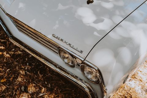 白色汽车，白色，雪佛莱汽车，棕色，田地，汽车，复古，特写