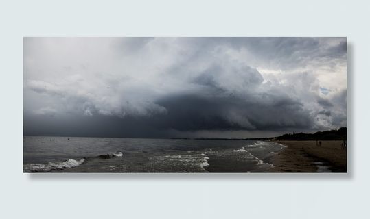 波兰，索波特，索波基·克鲁布·格拉斯基·埃尔戈·赫斯蒂亚·索波特，云，海滩，风暴，海，云天