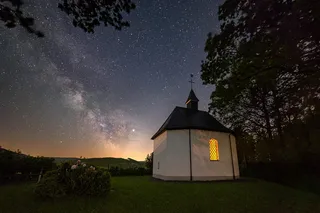 乡村的白人和黑人教堂