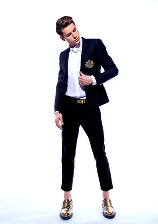 穿西装的男人，服装，男人，小伙子，深色，全长，摄影棚拍摄，年轻人