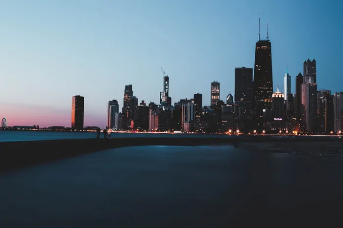 黎明时分的城市美景