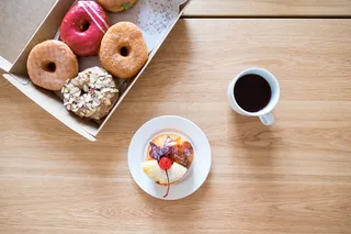 白色，陶瓷，杯子，填充，咖啡，甜品，甜品，茶碟