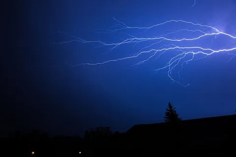 闪电,雷雨,夏季雷雨,前进,闪电,大自然的力量,风暴,大自然的美丽 闪电,雷雨,夏季雷雨,前进,闪电,大自然的力量,风暴,大自然的美丽