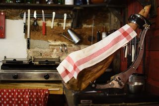 白色、红色、垫子、火腿、刀、弗拉门戈、室内、家庭房间