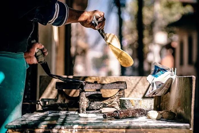 包装，面粉，食物，厨房，桌子，笨蛋，人，男人