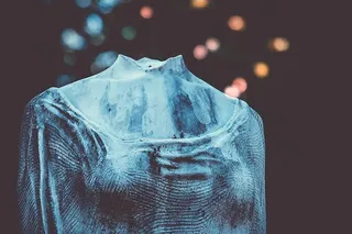 白色，黑色，人体模型，雕像，人物，女性，雕塑，神秘