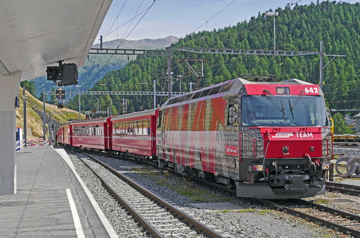 st moritz、hbf、gateway、支线列车、电力机车、ge 4-4 iii、米轨、窄轨