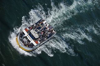 旧金山湾的渡船。