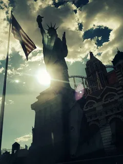拉斯维加斯，雕像，外观，爱国主义，旗帜，镜头光斑，阳光，云天