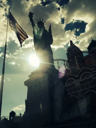 拉斯维加斯，雕像，外观，爱国主义，旗帜，镜头光斑，阳光，云天