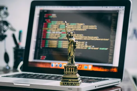 Macbook Pro上的自由女神像缩影