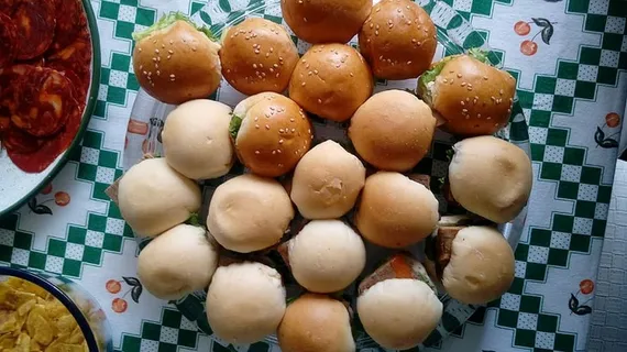 面包，面包，自助餐，火腿，生菜，食物，无人，彩色图像