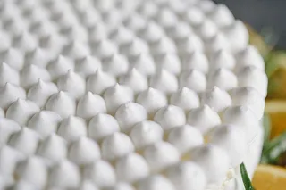 奶油和橙子酥皮蛋糕