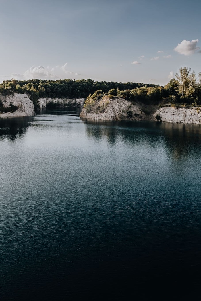 Zakrzówek水库，这座古老的石灰岩采石场被洪水淹没