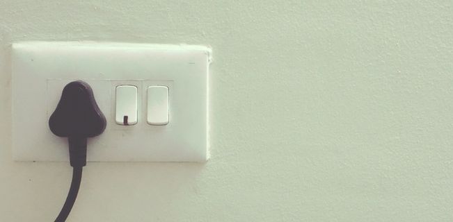 黑色电插头、插头、灯、电、电、能、电、电缆