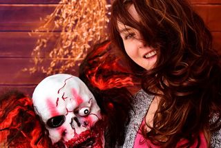 女人，拍照，拍照，手持，万圣节面具，美女与野兽，面具，恐怖