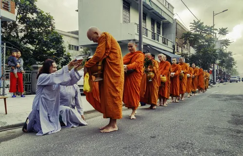 施舍,律师,顺化,越南语,增加律师,越南,佛教,腮腺炎 施舍,律师,顺化,越南语,增加律师,越南,佛教,腮腺炎