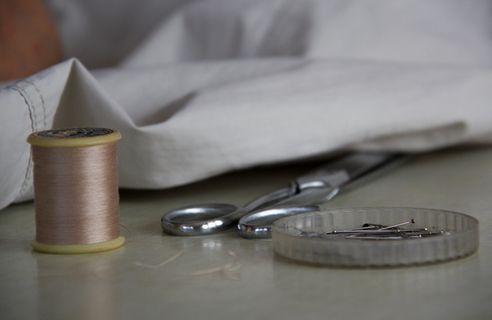 时装，日常用品，电线，凿子，针，室内，无人，选择性聚焦