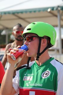 力量、口渴、力量、头盔、头饰、关注前景、持球、头球