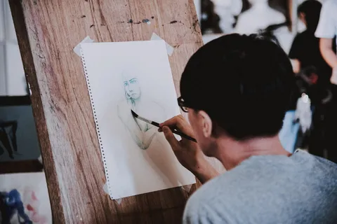 画人形素描的人 画人形素描的人