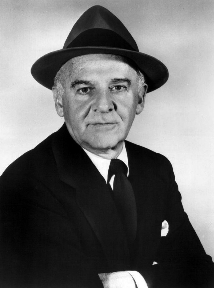 walter winchell，美国人，新闻记者，记者，广播，八卦，评论员，贱民