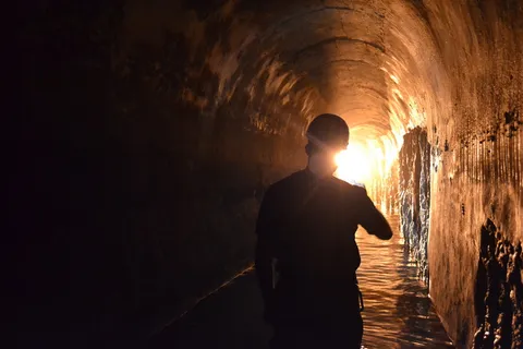 古罗马，罗马，处女座水渠，水渠，建筑，轮廓，单人，隧道