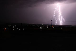 雷暴，提尔申鲁斯，闪电，夜间雷暴，闪电纬线，夏季雷暴，闪电，夜间