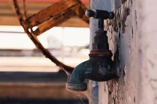 澳大利亚，toowoomba市，入境brasserie toowoomba火车站，火车，火车站，葡萄酒，废弃，水龙头