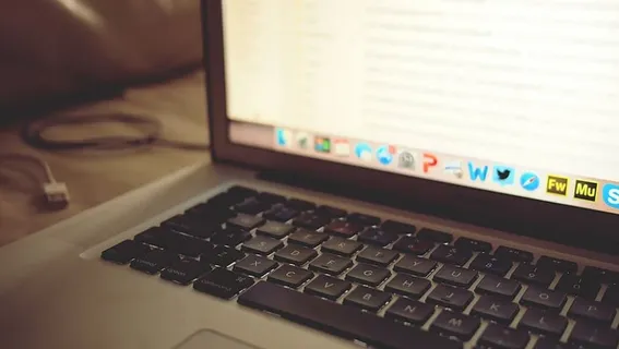 macbook pro,macbook,pro,showing,google,mail,笔记本电脑,电脑 macbook pro,macbook,pro,showing,google,mail,笔记本电脑,电脑