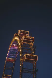 游乐园、建筑、商业、嘉年华、城市、夜晚、游乐场、摩天轮 游乐园、建筑、商业、嘉年华、城市、夜晚、游乐场、摩天轮