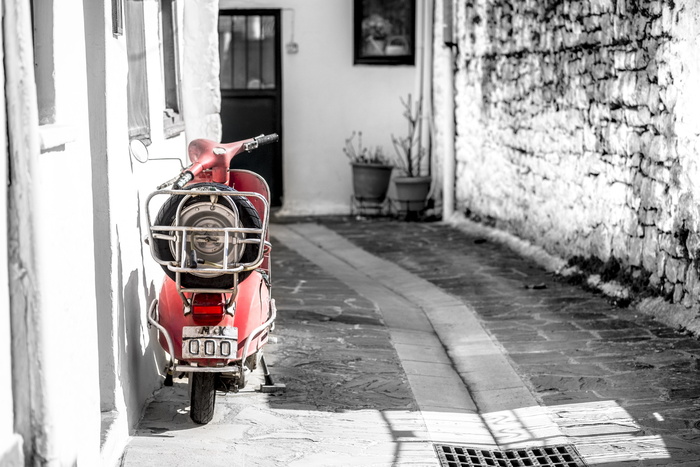 vespa、backstreet、greece、ioannina、spring、scooter、red、old