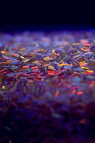 散落的五颜六色的小摆设