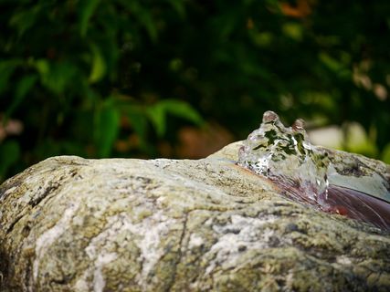 饮用水、水、石头、喷泉、水流、液体、清洁、清澈