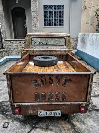 文字，天，无人，通讯，旧，建筑外观，金属，生锈