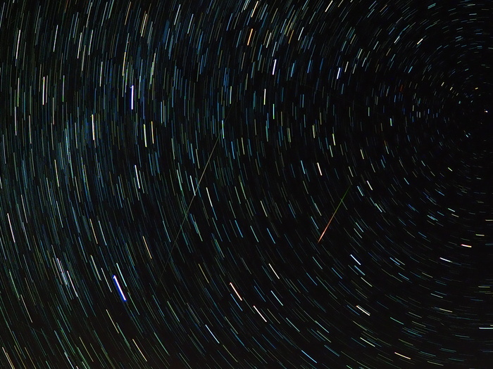 流星，流星，英仙座，星迹，星迹，恒星，夜空，地球自转