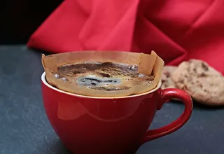 杯子，两个，饼干，咖啡杯，咖啡杯，过滤器，饮料，香味