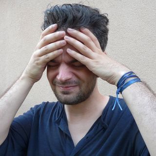 男人，抱着，头，头痛，形象，压力，有压力的男人，人