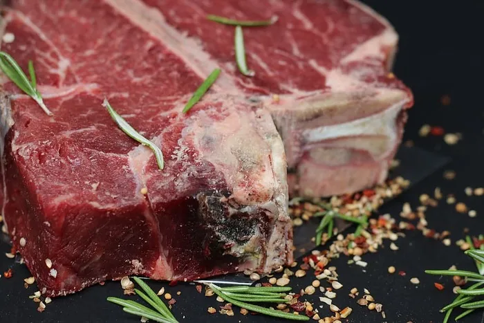 肉，牛肉，食物，牛排，猪肉，红肉，烧烤，丁字骨