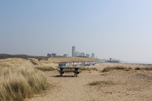 海滩、林荫大道、沙丘、海洋、旅游、沙滩、天空、土地