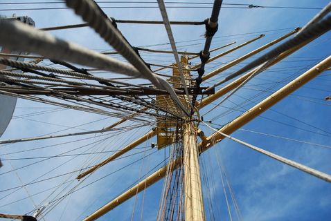 伙计们，帆，桅杆，天空，户外，蓝色，白天，没有人