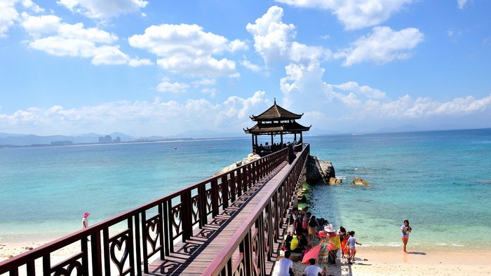 海滩、桥梁、有盖桥梁、蓝天、云、旅游、酒店、旅游