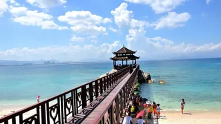 海滩、桥梁、有盖桥梁、蓝天、云、旅游、酒店、旅游