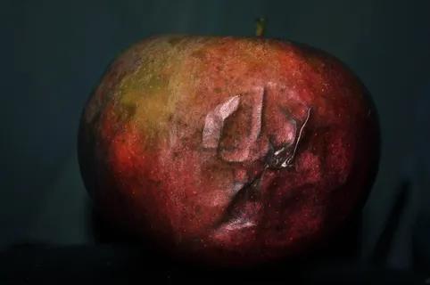苹果、腐烂、受损、深色、红色、健康饮食、食品和饮料、食品 苹果、腐烂、受损、深色、红色、健康饮食、食品和饮料、食品