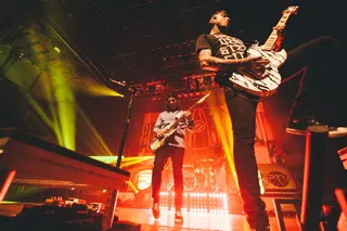 二，男人，演奏，电，吉他，人，舞台，摇滚