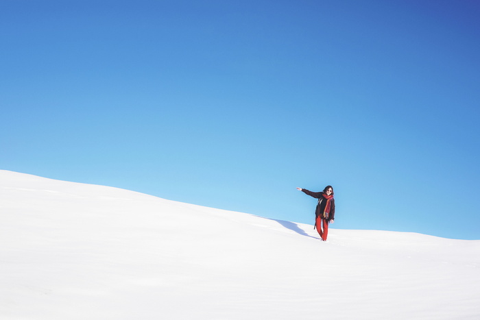 女人，站着，雪地，雪，冬天，高地，风景，自然