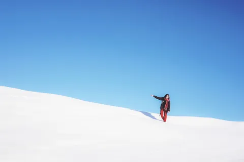 女人,站着,雪地,雪,冬天,高地,风景,自然 女人,站着,雪地,雪,冬天,高地,风景,自然