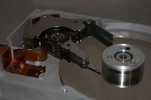 硬盘驱动器、硬盘驱动器、设备、磁盘、技术、计算机、硬件、技术