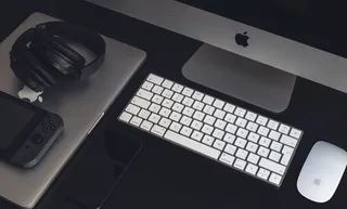 银色imac、Turn、front、apple magic keyboard、magic mouse、macbook、mouse、apple