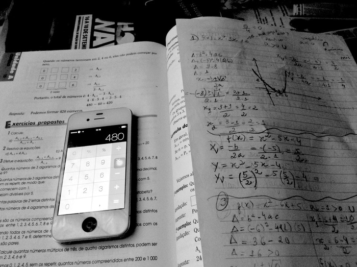 打开iphone 4、显示、计算器480、工作簿、iphone、数学、学习、通信